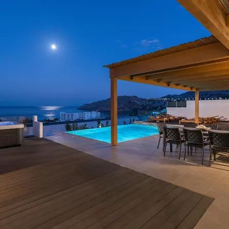 ヴィラ Rocabella With Heated Pool & Jacuzzi In Lindos Vlicha