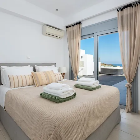 빌라 Rocabella With Heated Pool & Jacuzzi In Lindos *