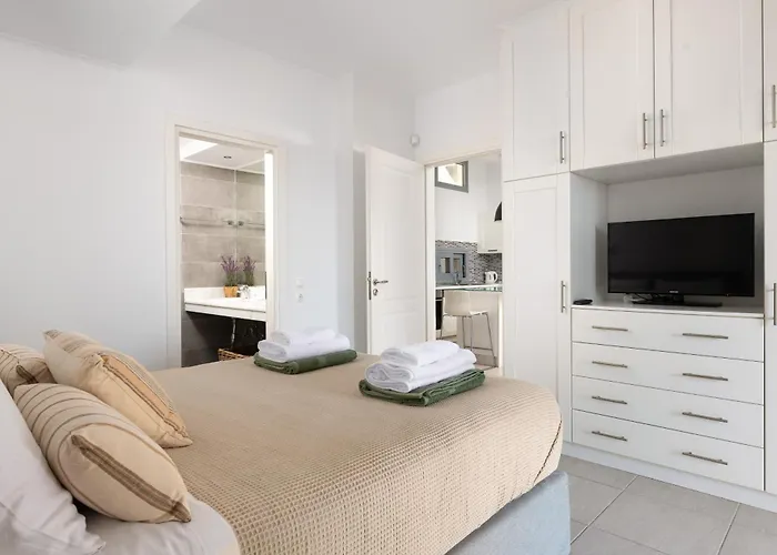 Rocabella With Heated Pool & Jacuzzi In Lindos Villa